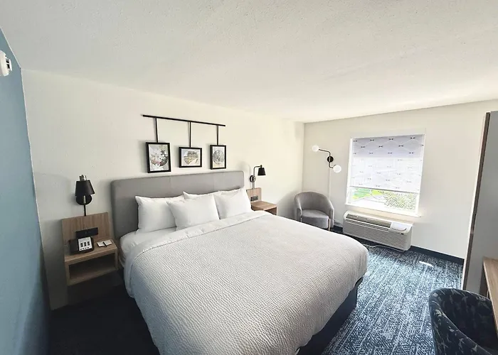 Howard Johnson By Wyndham Airport Louisville